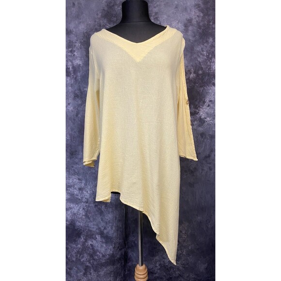 Cottonways Size 2 L/XL Yellow Textured Cotton Asymmetric Cold Shoulder Tunic Top - Picture 2 of 4